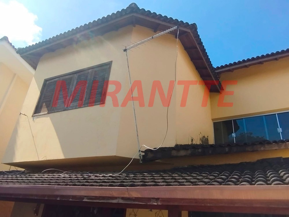 Sobrado de 300m² com 3 quartos em Jardim Virginia Bianca