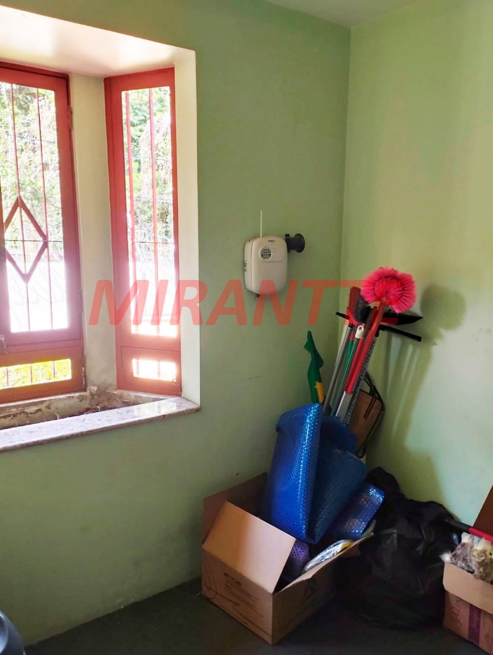 Sobrado de 300m² com 3 quartos em Jardim Virginia Bianca