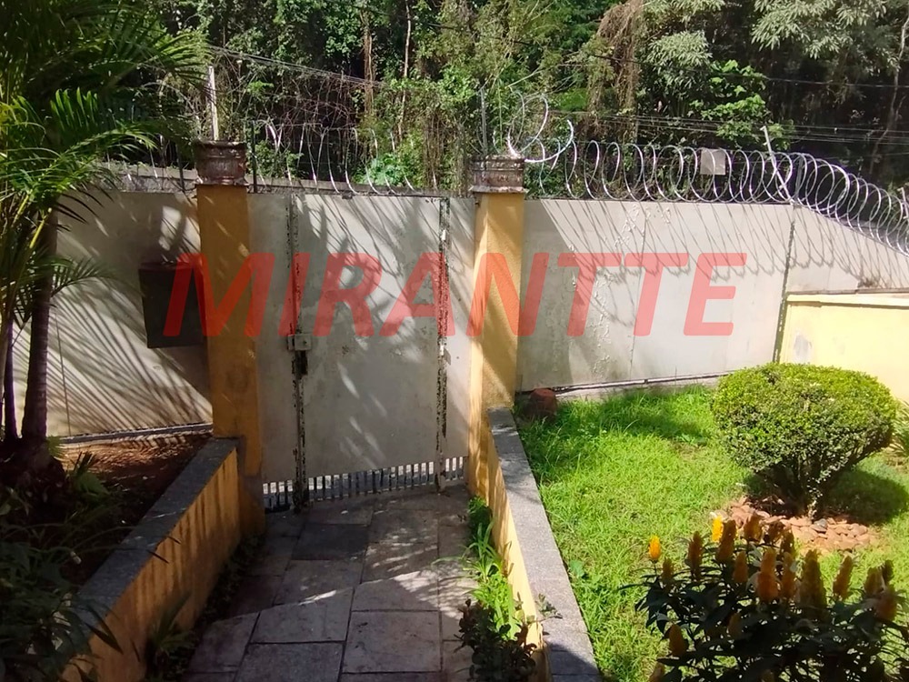 Sobrado de 300m² com 3 quartos em Jardim Virginia Bianca