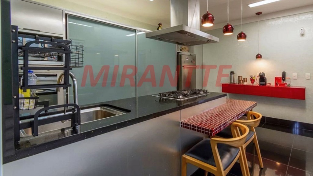 Cond. fechado de 359m² com 3 quartos em Horto Florestal