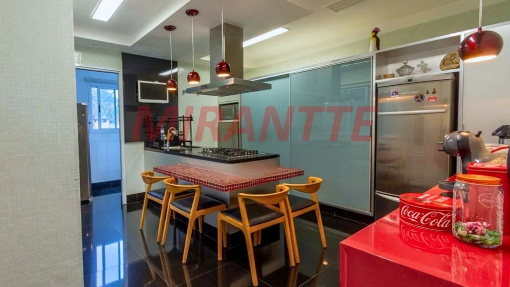 Cond. fechado de 359m² com 3 quartos em Horto Florestal