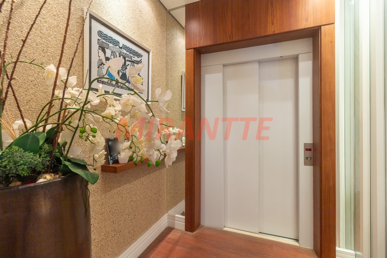 Cobertura de 380m² com 5 quartos em Santana