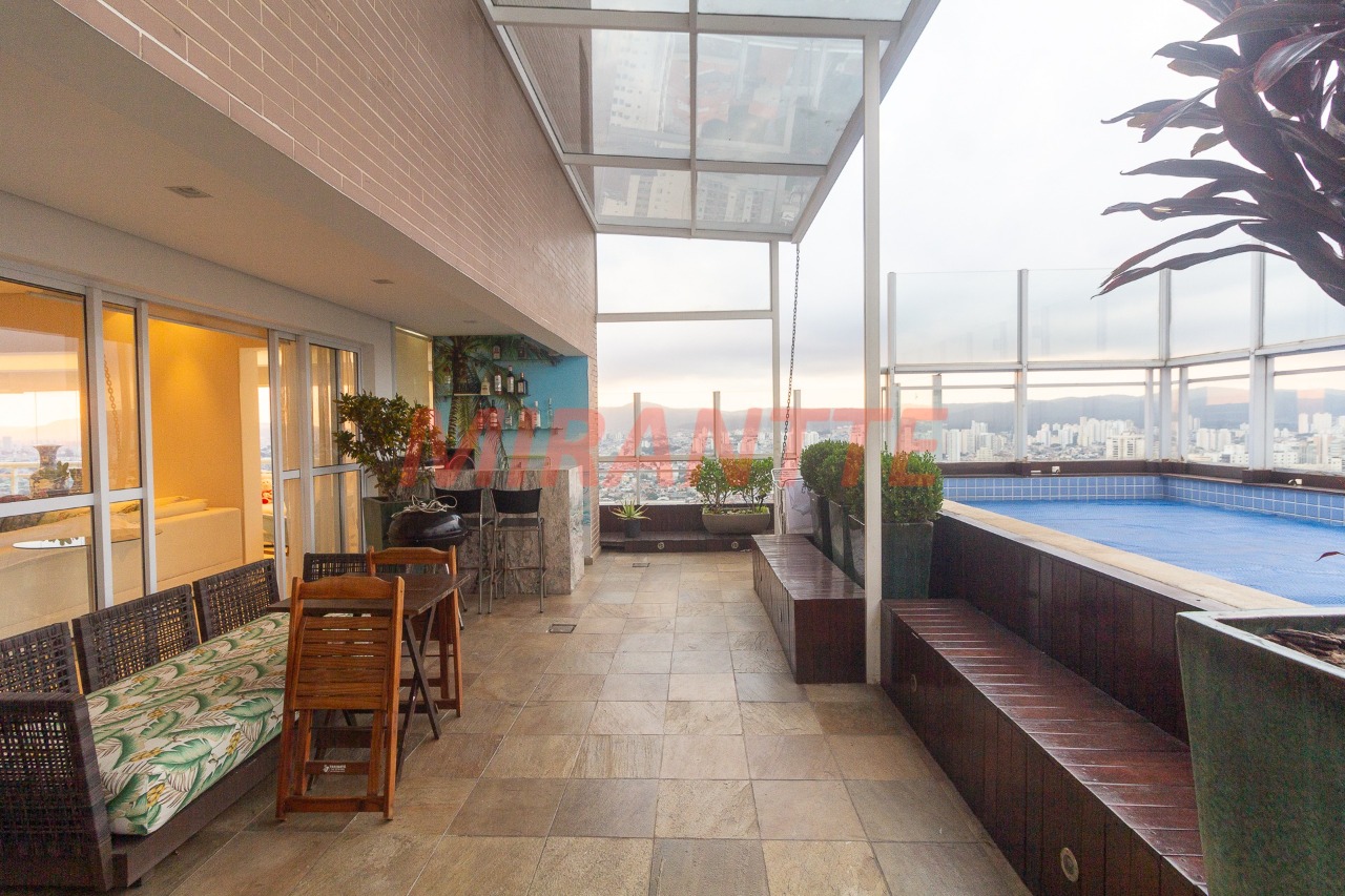 Cobertura de 380m² com 5 quartos em Santana