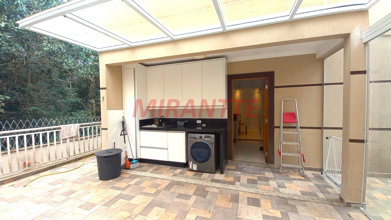 Sobrado de 200m² com 3 quartos em Vila Pedra Branca
