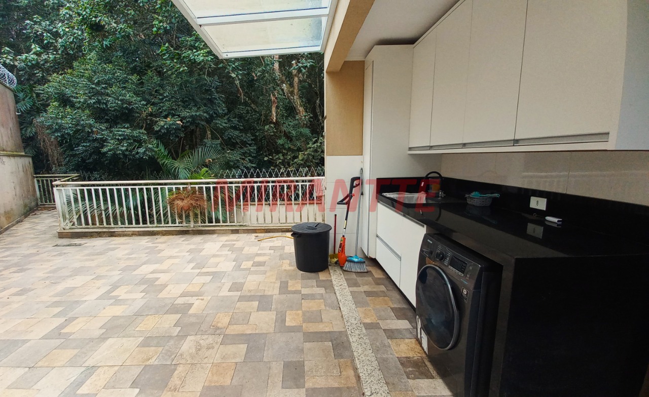 Sobrado de 200m² com 3 quartos em Vila Pedra Branca