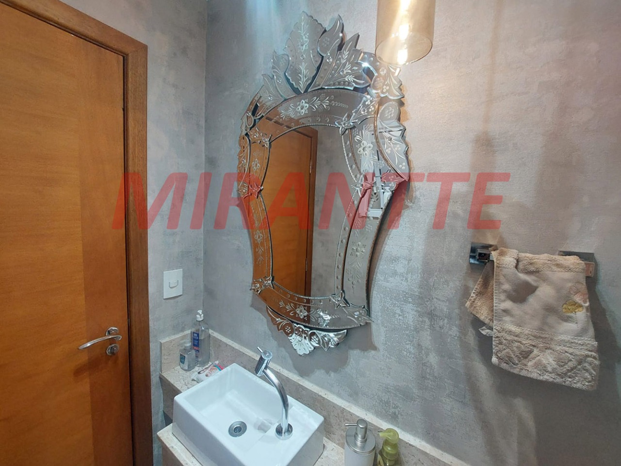 Sobrado de 184m² com 3 quartos em Vila Guilherme