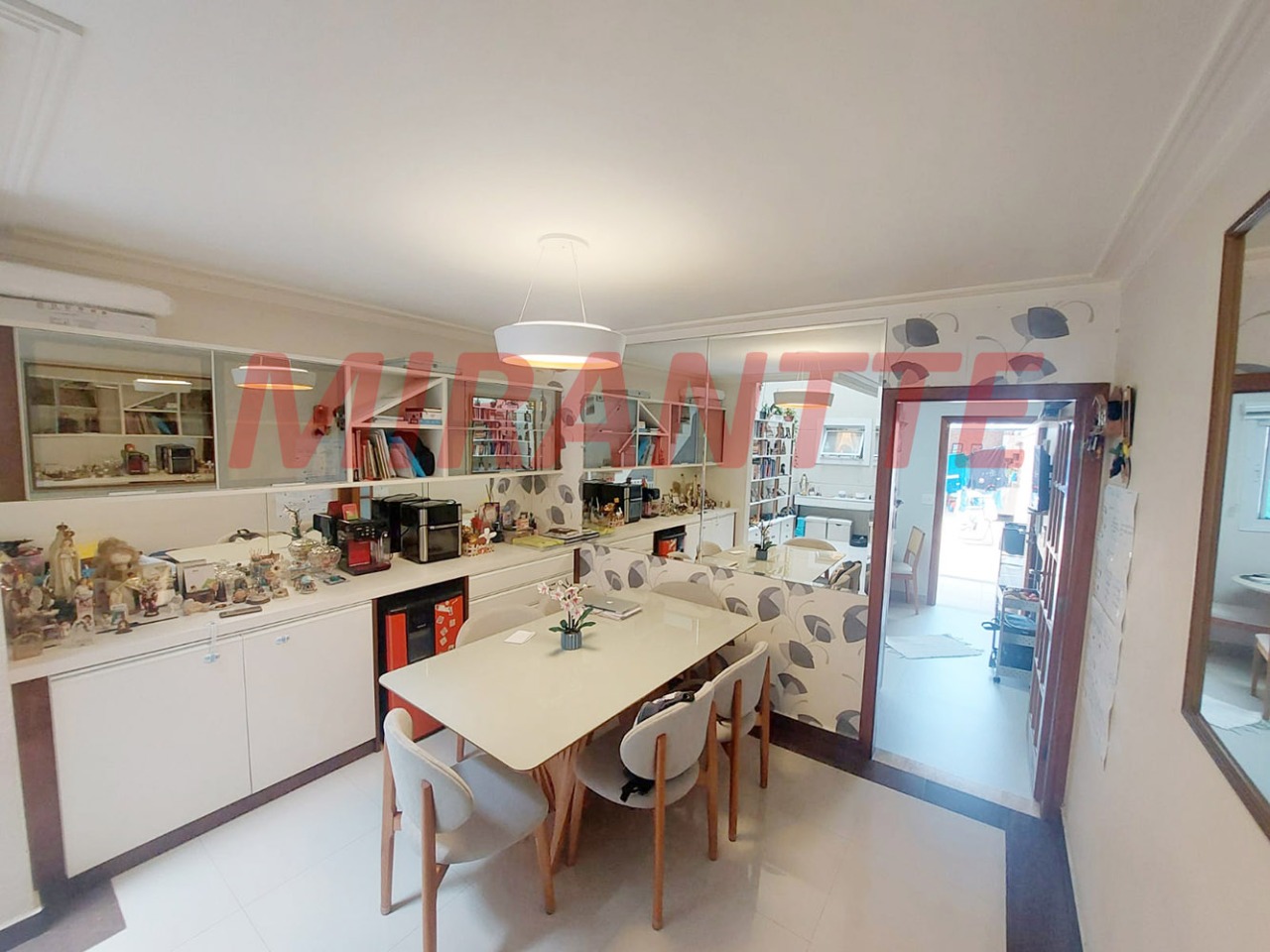 Sobrado de 184m² com 3 quartos em Vila Guilherme