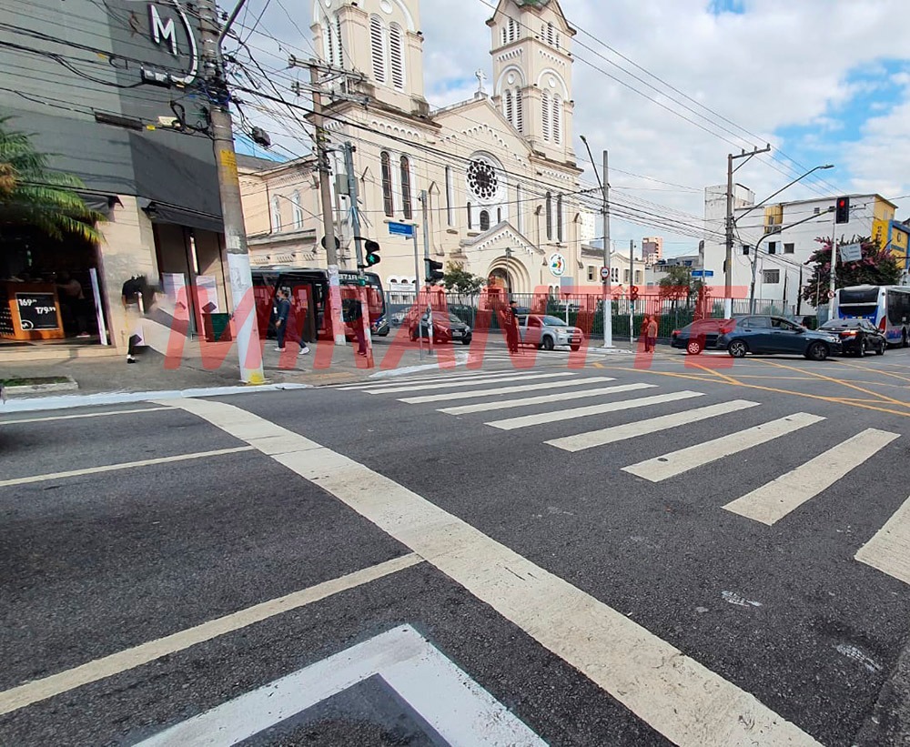 Comercial de 192m² em Santana
