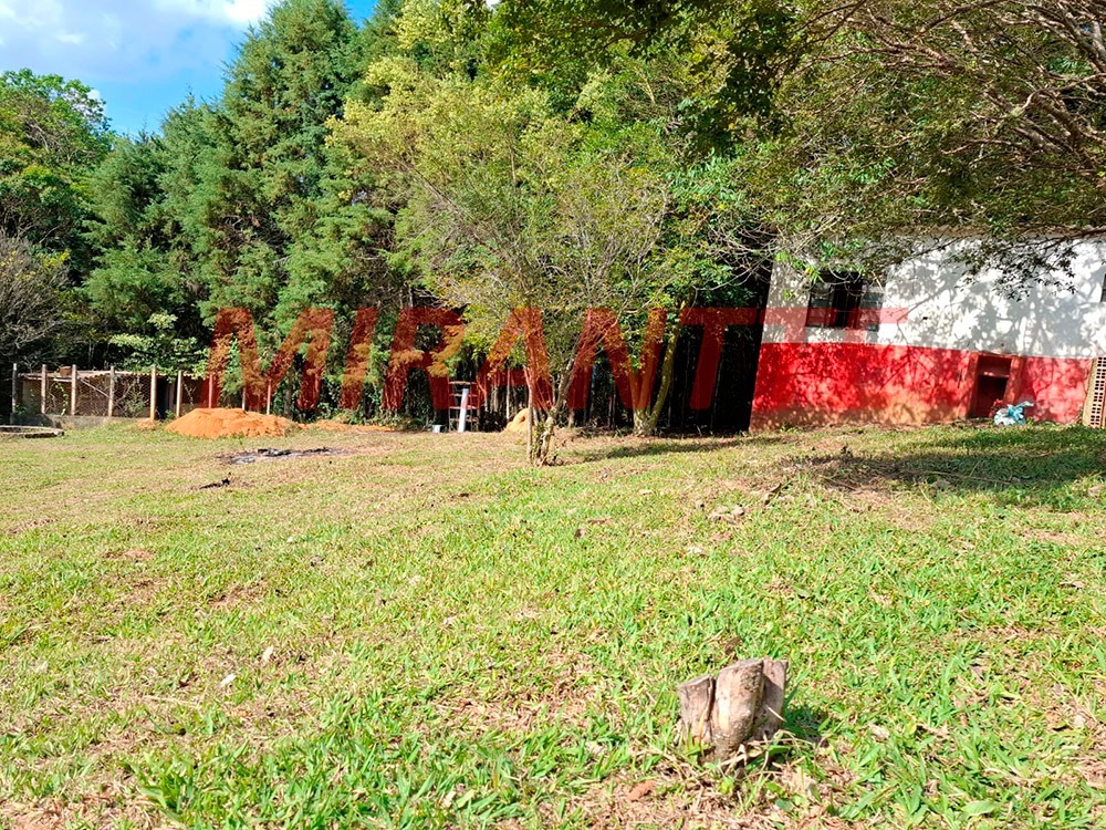 ChÁcara de 200m² com 3 quartos em Alpes da Castelo