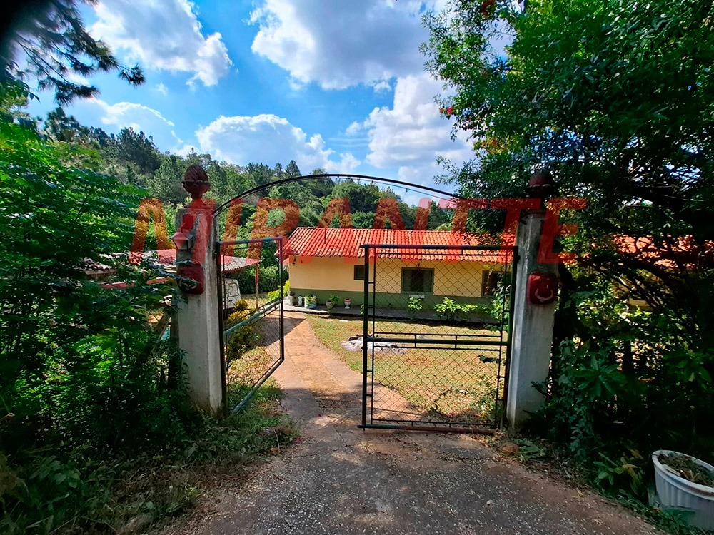 ChÁcara de 200m² com 3 quartos em Alpes da Castelo