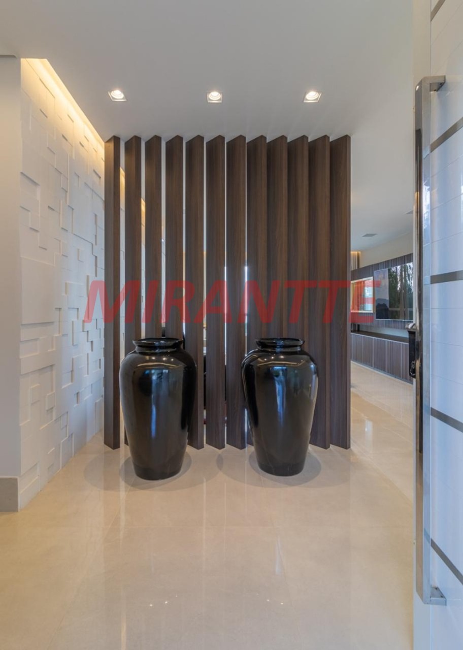 Cond. fechado de 500m² com 4 quartos em Roseira
