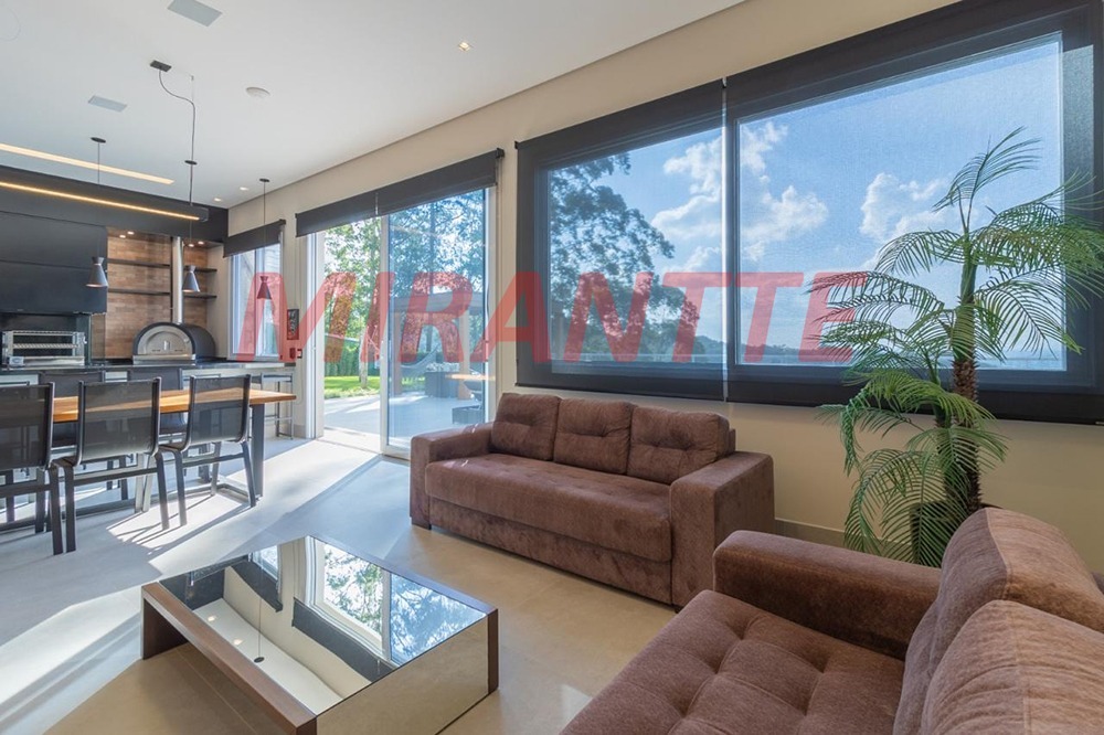 Cond. fechado de 500m² com 4 quartos em Roseira