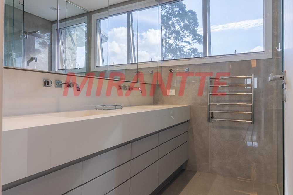 Cond. fechado de 500m² com 4 quartos em Roseira