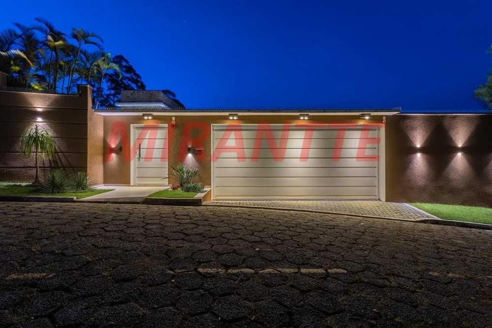 Cond. fechado de 500m² com 4 quartos em Roseira