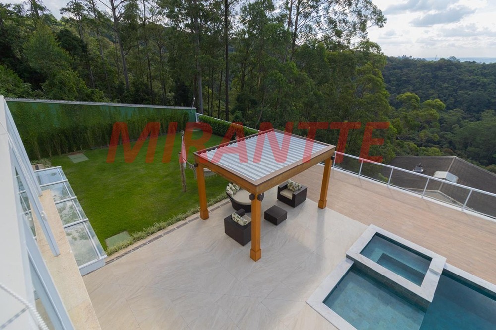 Cond. fechado de 500m² com 4 quartos em Roseira