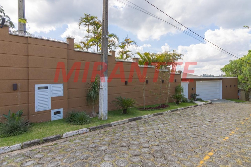 Cond. fechado de 500m² com 4 quartos em Roseira