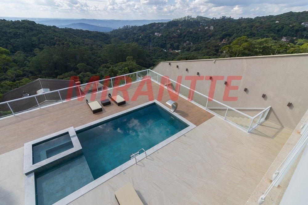 Cond. fechado de 500m² com 4 quartos em Roseira