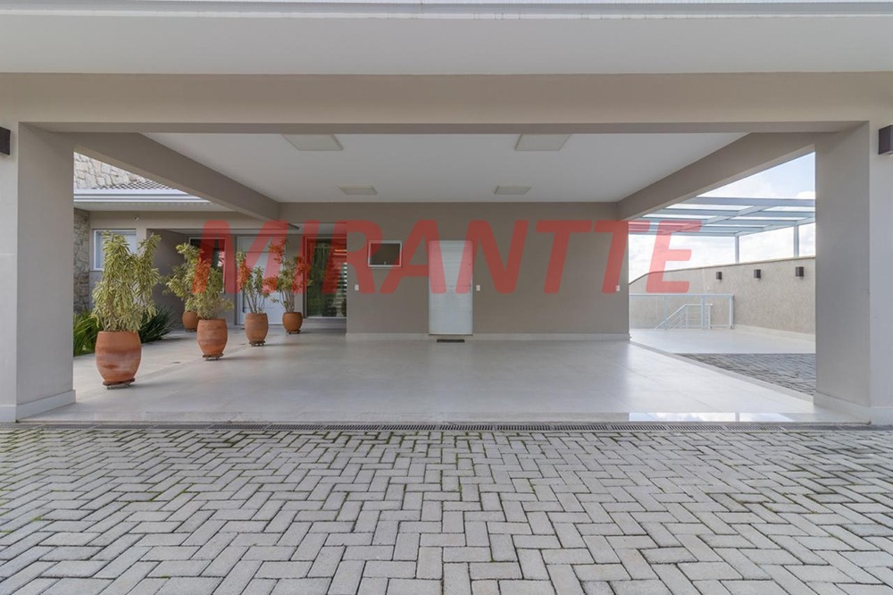 Cond. fechado de 500m² com 4 quartos em Roseira