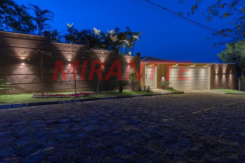 Cond. fechado de 500m² com 4 quartos em Roseira