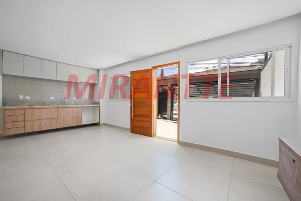 Sobrado de 135m² com 3 quartos em Santa Teresinha