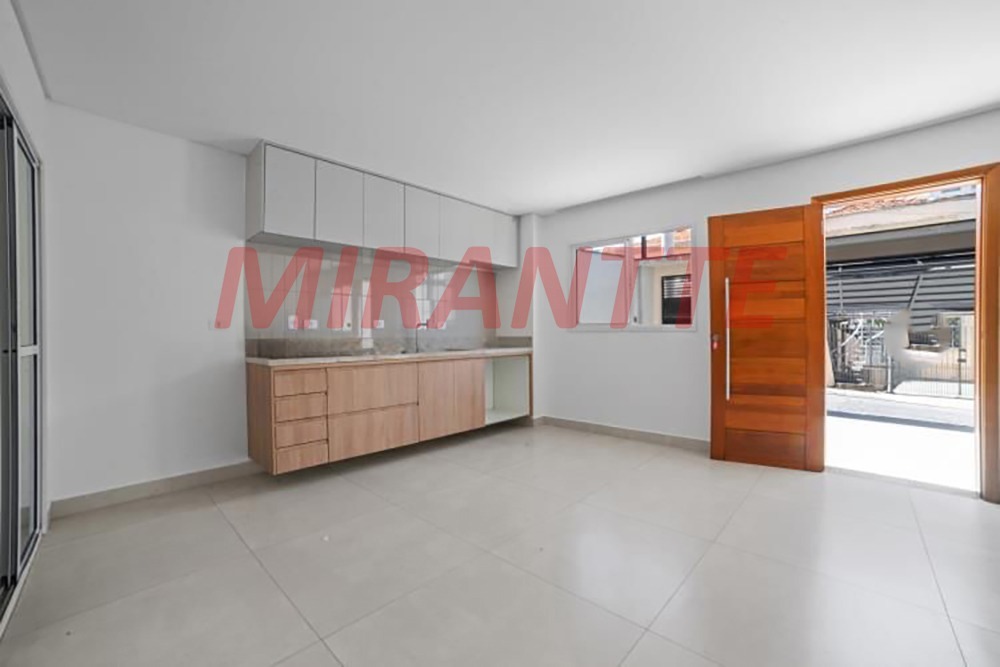 Sobrado de 135m² com 3 quartos em Santa Teresinha