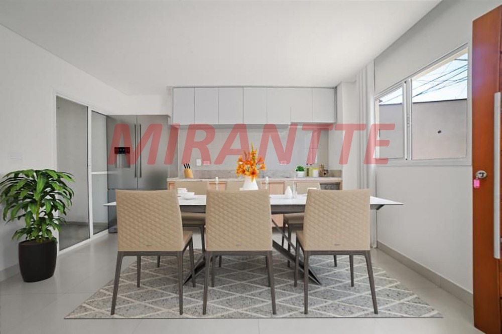 Sobrado de 135m² com 3 quartos em Santa Teresinha