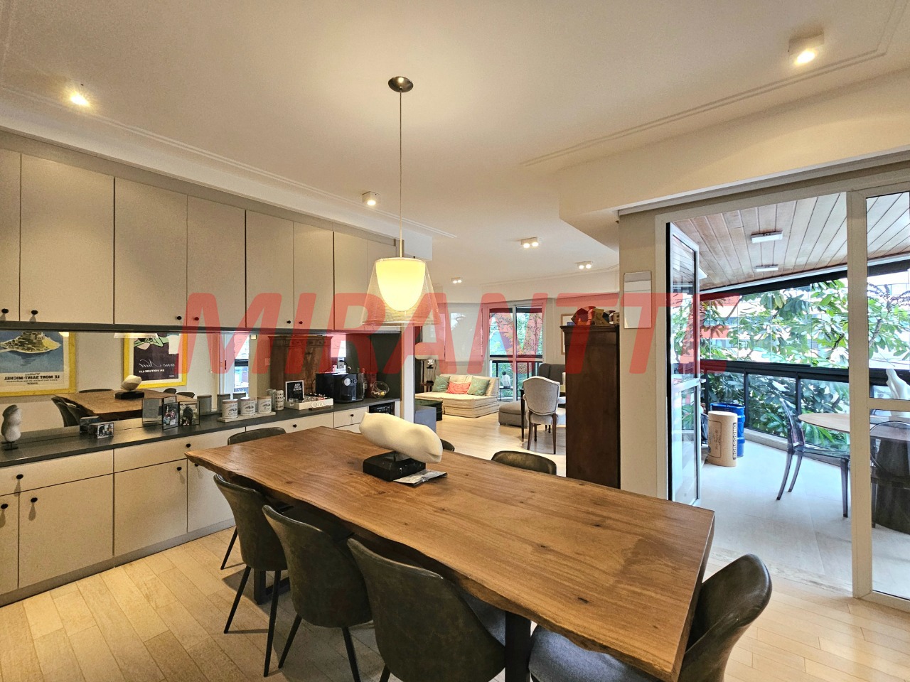 Apartamento de 176m² com 3 quartos em Jardim Paulista