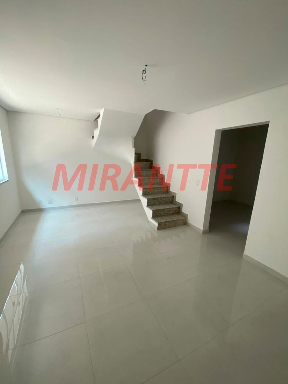 Cond. fechado de 175m² com 3 quartos em Jardim Santa Inês