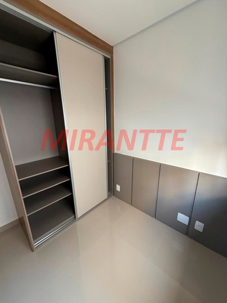 Cond. fechado de 175m² com 3 quartos em Jardim Santa Inês