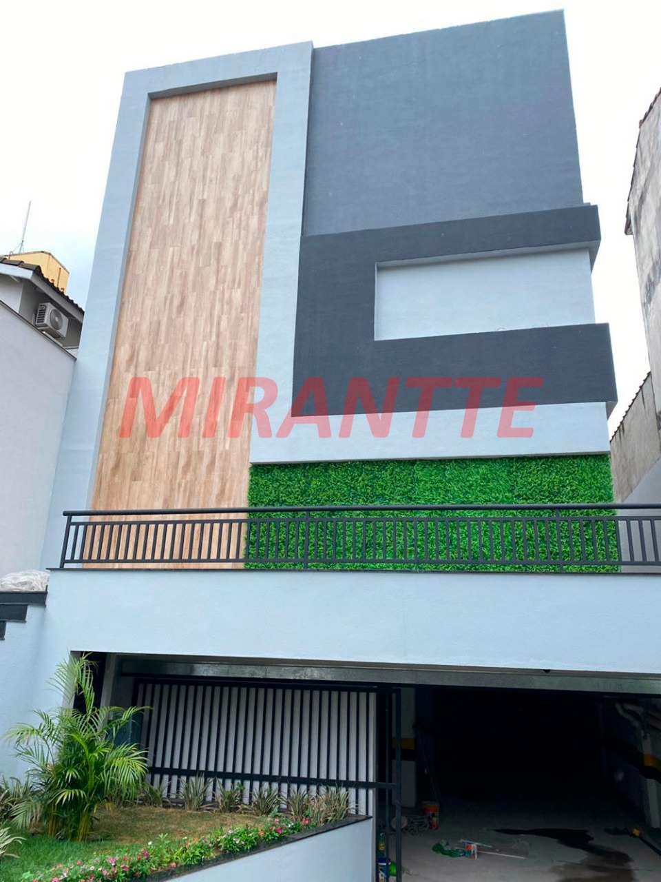 Cond. fechado de 175m² com 3 quartos em Jardim Santa Inês