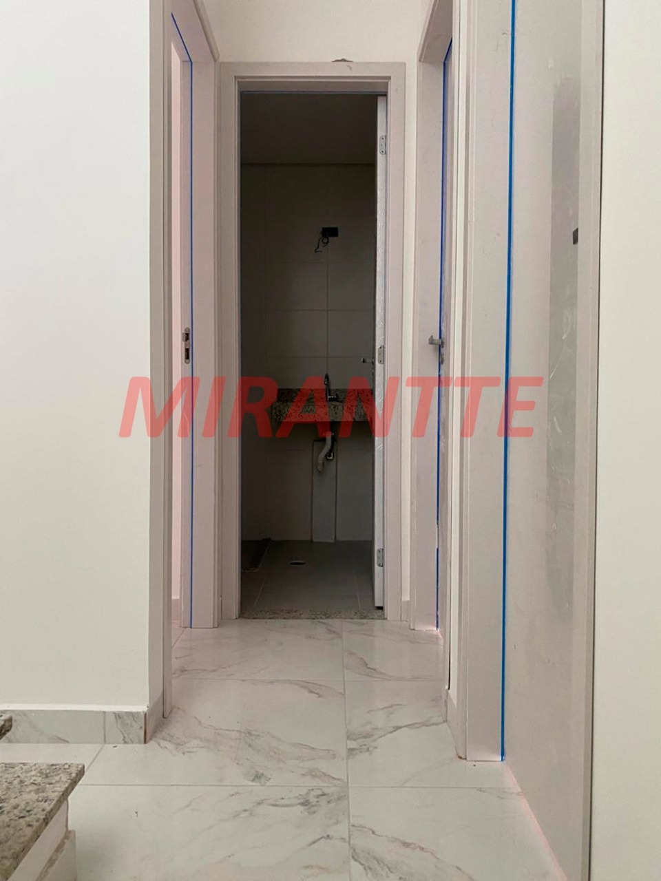 Cond. fechado de 175m² com 3 quartos em Jardim Santa Inês