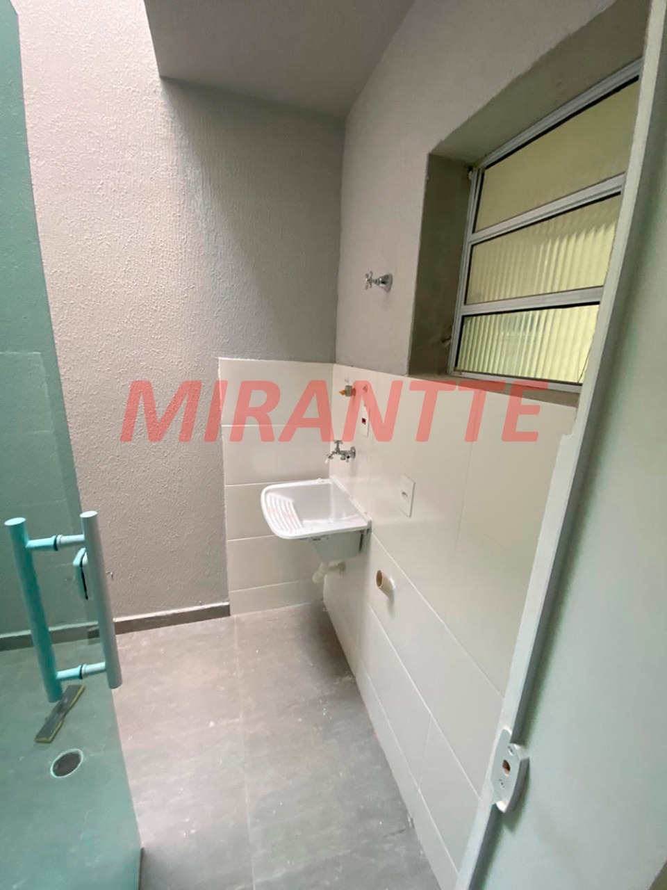Cond. fechado de 175m² com 3 quartos em Jardim Santa Inês