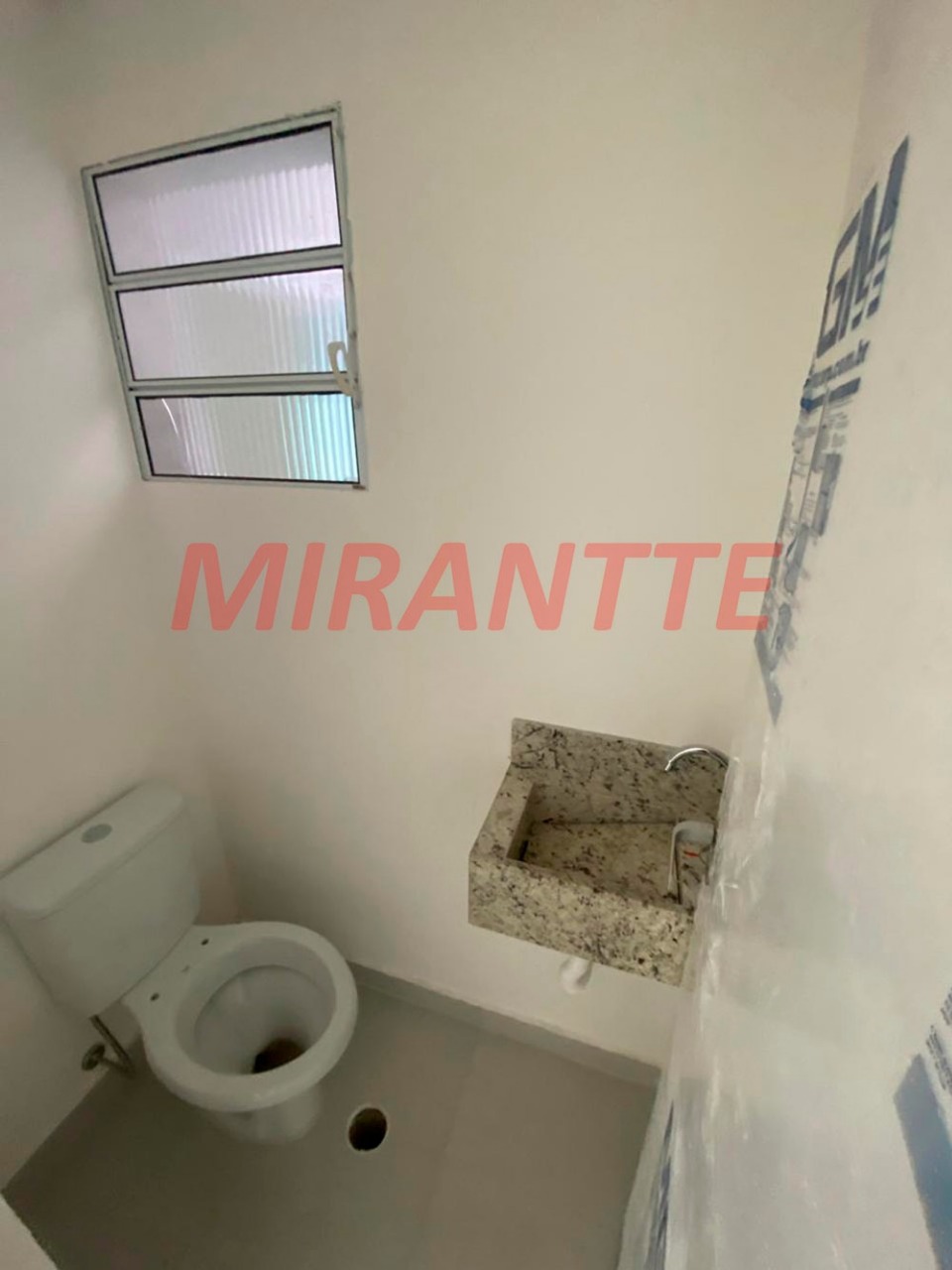 Cond. fechado de 175m² com 3 quartos em Jardim Santa Inês