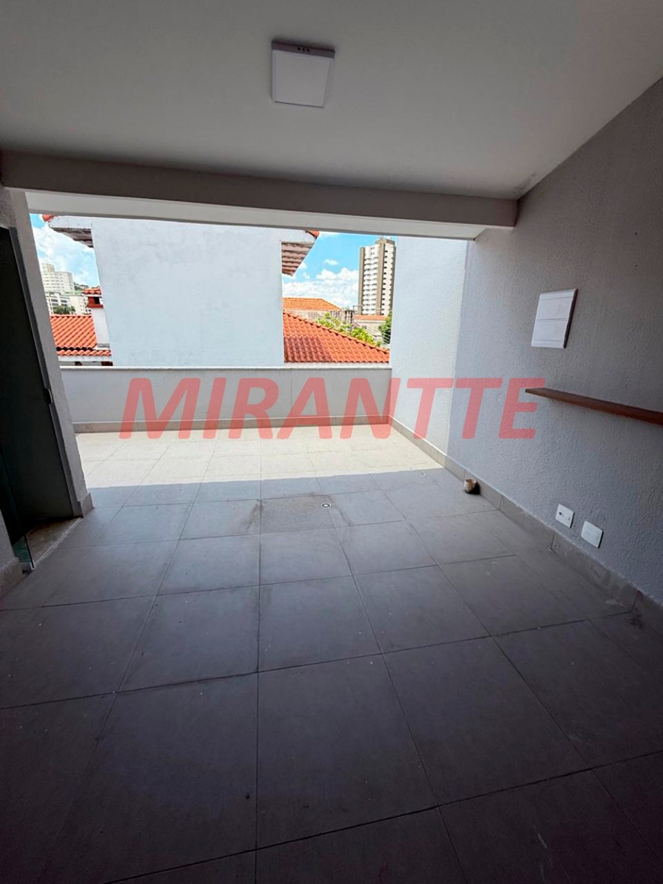 Cond. fechado de 175m² com 3 quartos em Jardim Santa Inês