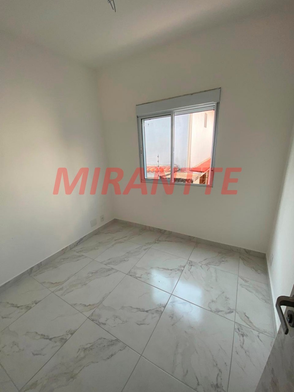 Cond. fechado de 175m² com 3 quartos em Jardim Santa Inês