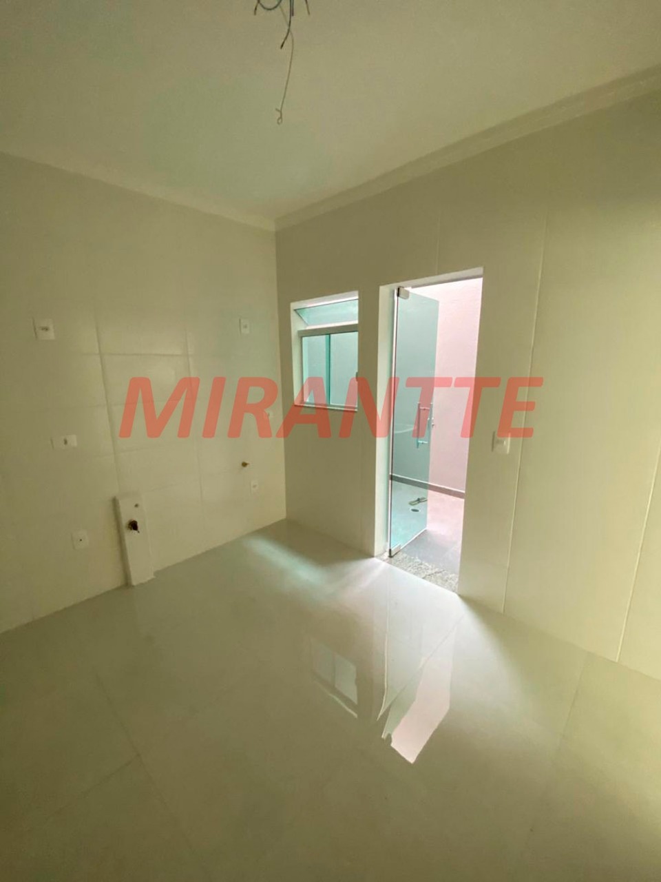 Cond. fechado de 175m² com 3 quartos em Jardim Santa Inês