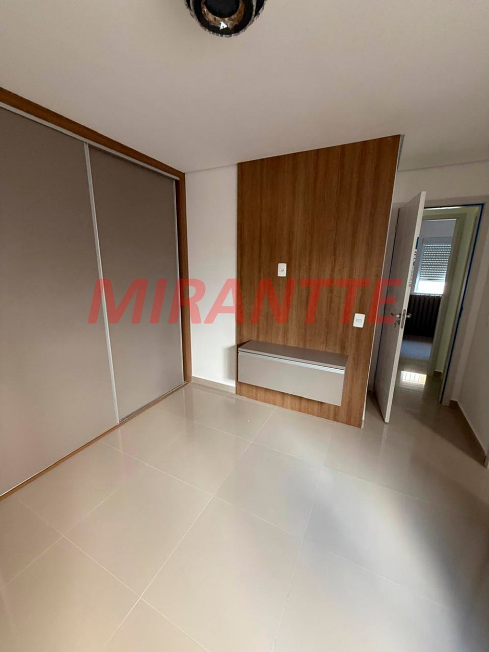 Cond. fechado de 175m² com 3 quartos em Jardim Santa Inês