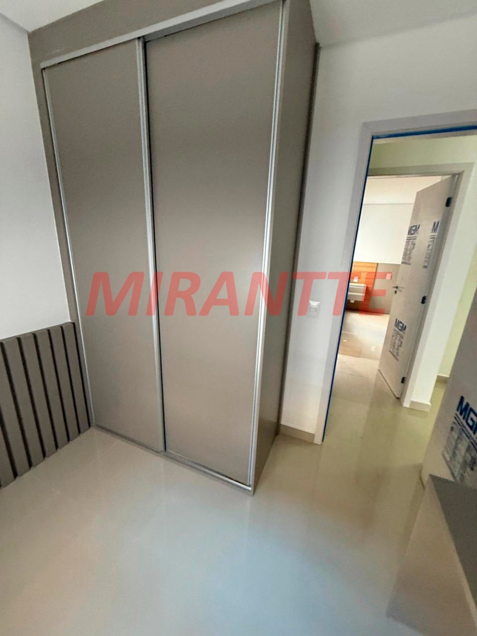 Cond. fechado de 175m² com 3 quartos em Jardim Santa Inês
