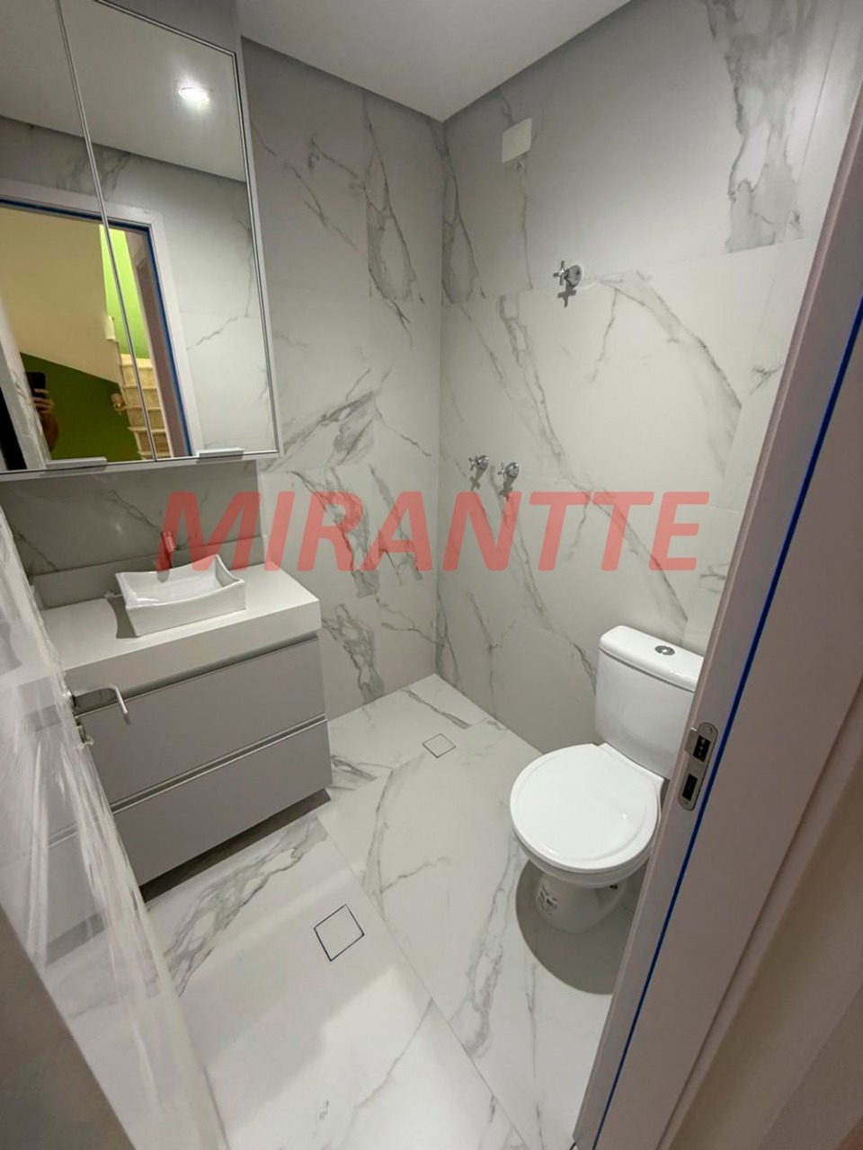 Cond. fechado de 175m² com 3 quartos em Jardim Santa Inês