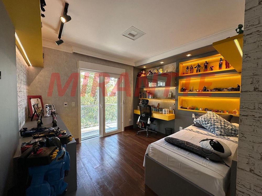 Cond. fechado de 416m² com 3 quartos em Tucuruvi
