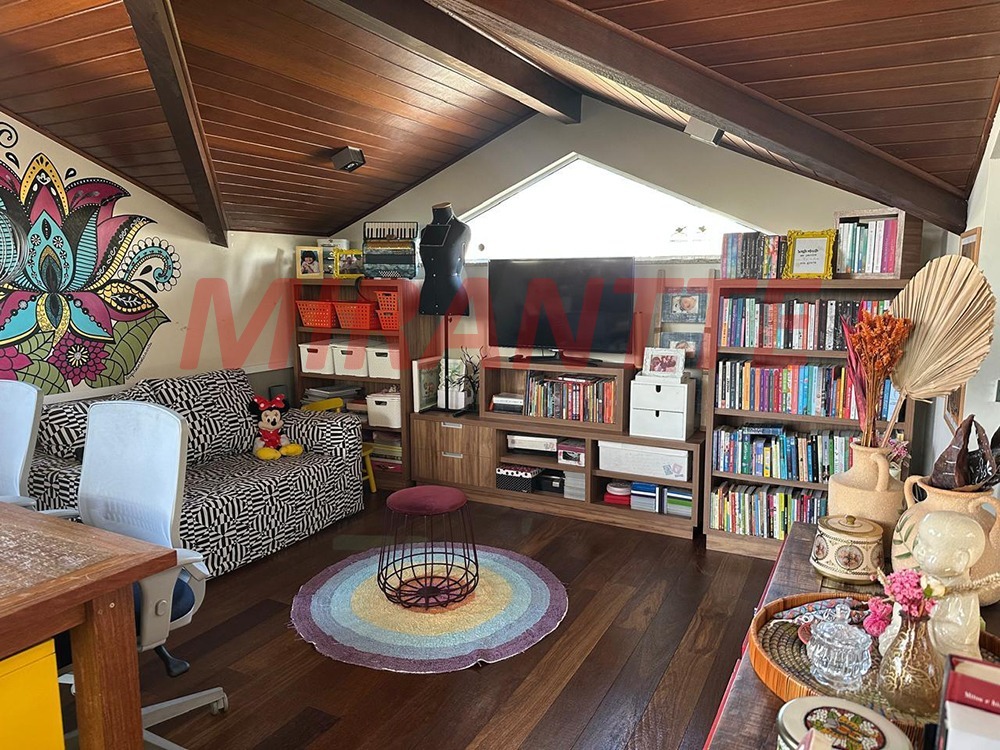 Cond. fechado de 416m² com 3 quartos em Tucuruvi