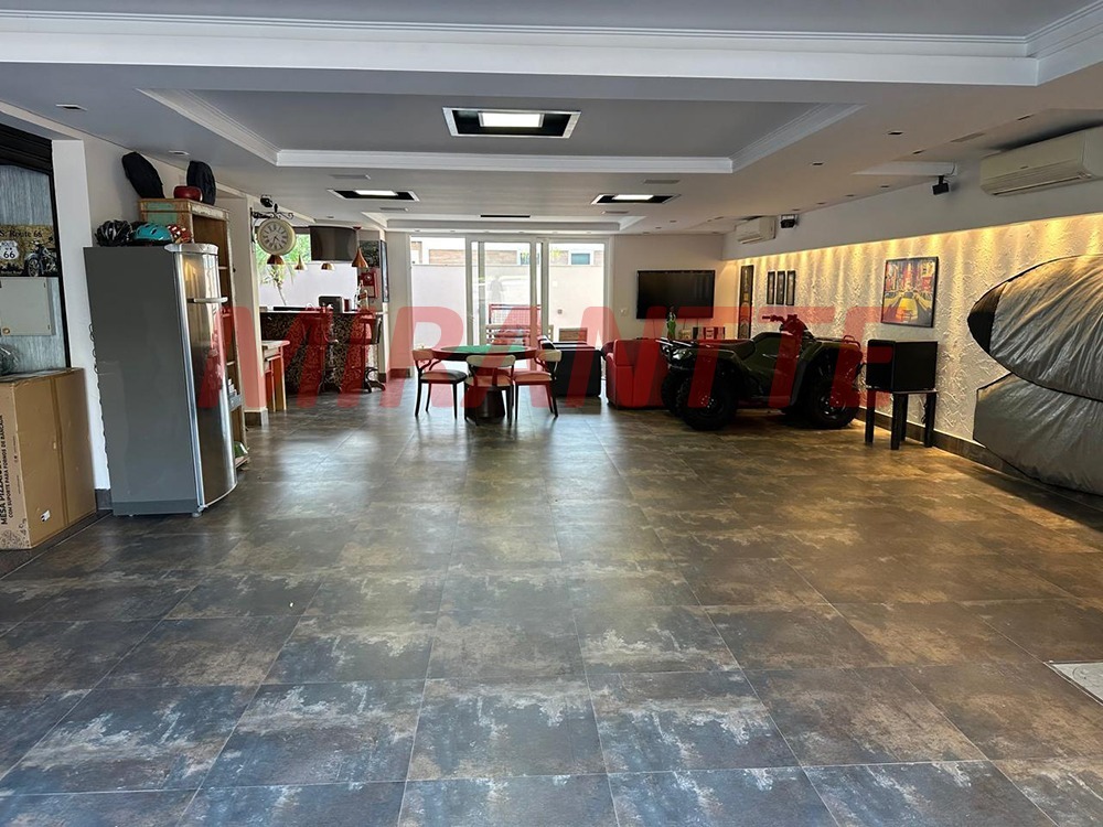 Cond. fechado de 416m² com 3 quartos em Tucuruvi