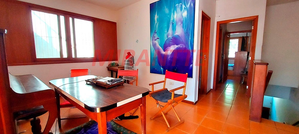 Sobrado de 220m² com 2 quartos em Vila Mazzei