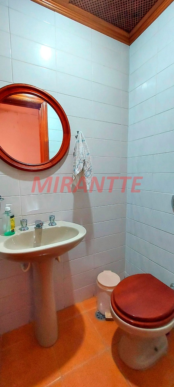 Sobrado de 220m² com 2 quartos em Vila Mazzei