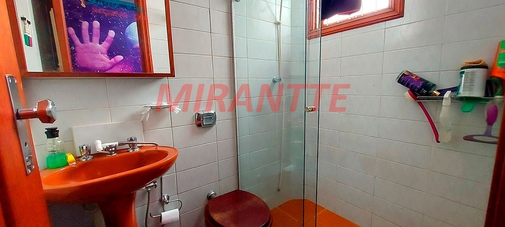 Sobrado de 220m² com 2 quartos em Vila Mazzei