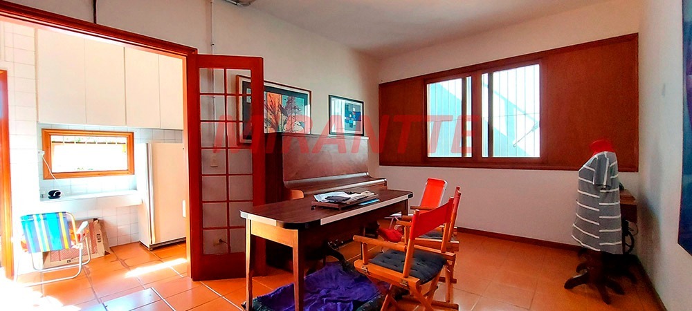 Sobrado de 220m² com 2 quartos em Vila Mazzei