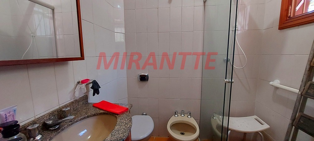Sobrado de 220m² com 2 quartos em Vila Mazzei