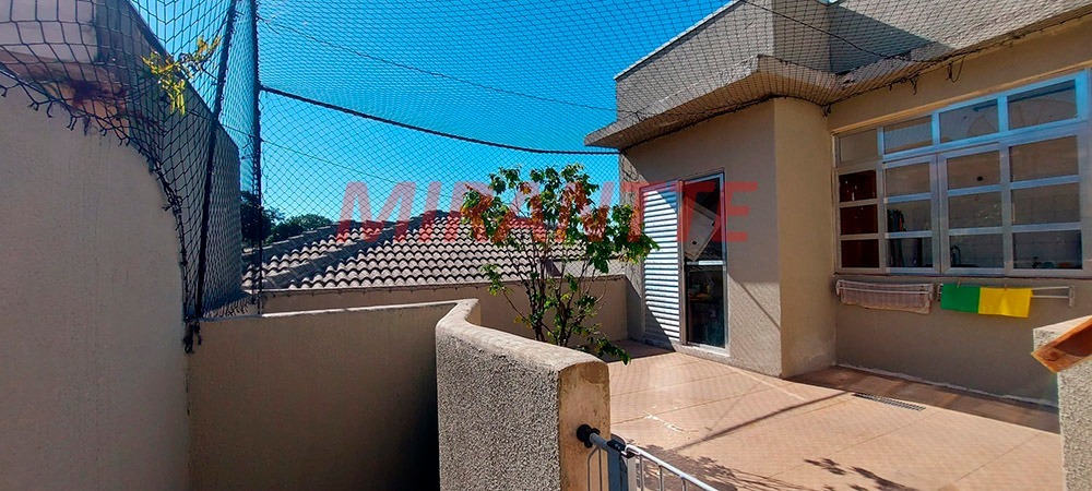 Sobrado de 220m² com 2 quartos em Vila Mazzei