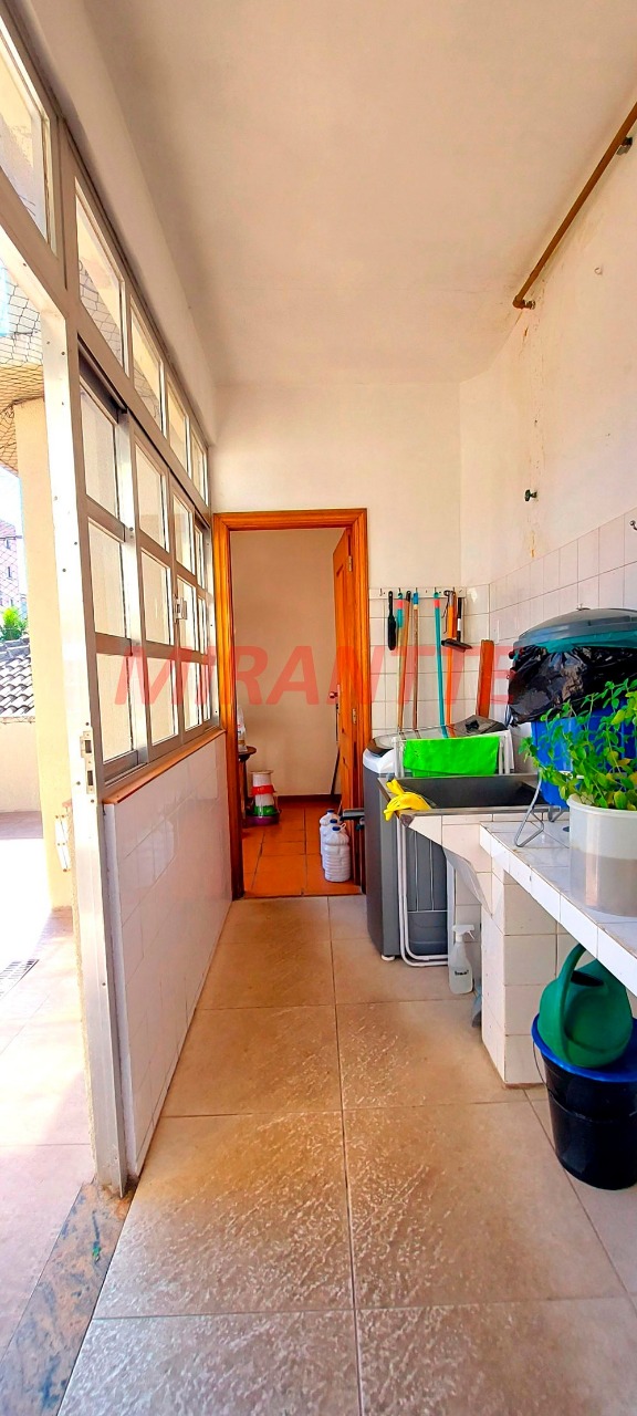Sobrado de 220m² com 2 quartos em Vila Mazzei