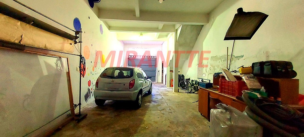 Sobrado de 220m² com 2 quartos em Vila Mazzei